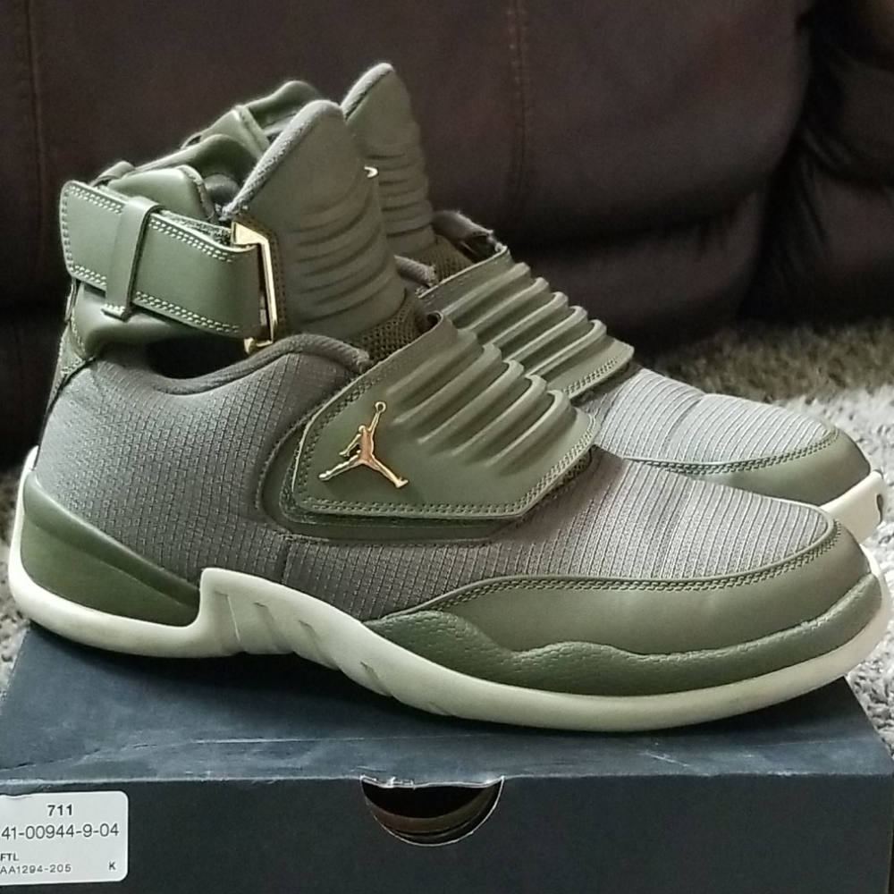 Jordan shoes size 9.5 mens